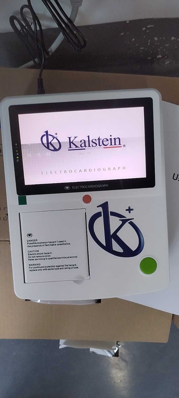 Cardiovascular Diagnosis: Digital Electrocardiograph with Real-Time Analysis