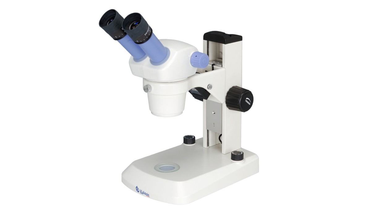 Practical Use of the Trinocular Microscope YR0253 in Laboratories